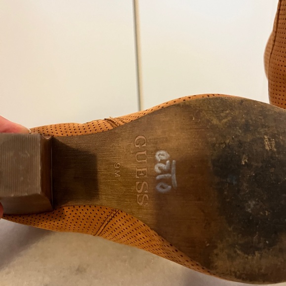 GUESS heels - Picture 4 of 5